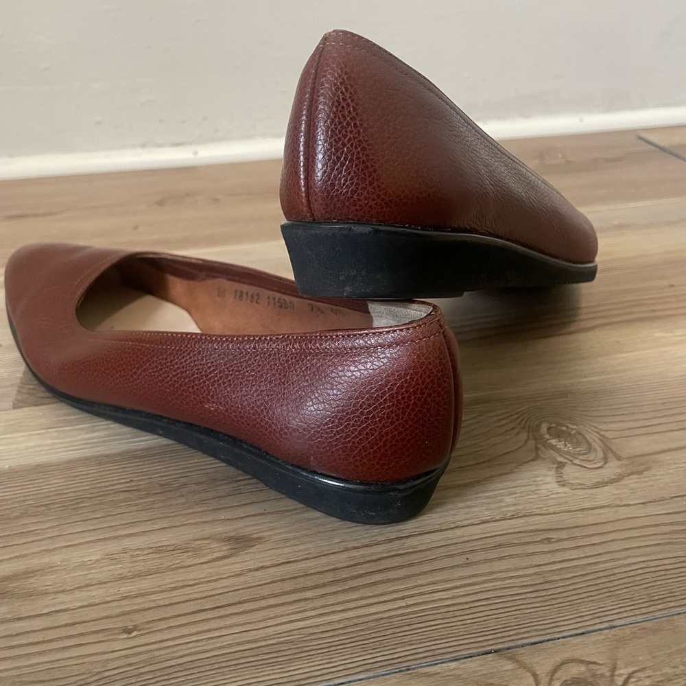Salvatore Ferragamo Vintage  Brown Leather Flats - Picture 7 of 9